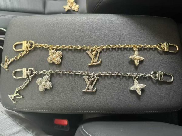Wholesale Fashionable pendant LOV BE #A4467