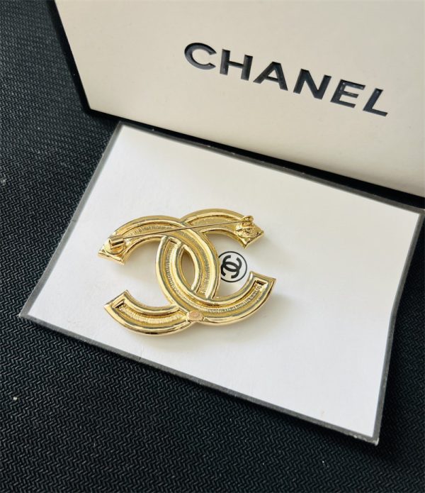 Wholesale Fashion Brooch CHL KE #A5833