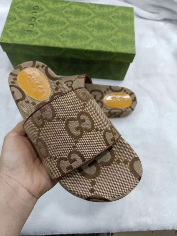 High quality slippers size:5-12 with box GUI #C0032