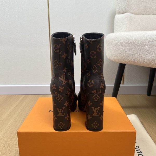 High quality Boot size:5-10 with box free shipping LOV #C0151