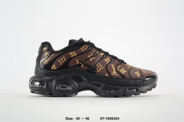 High quality sport shoes for men size:7-12 with box 150 free shipping TN #C0155
