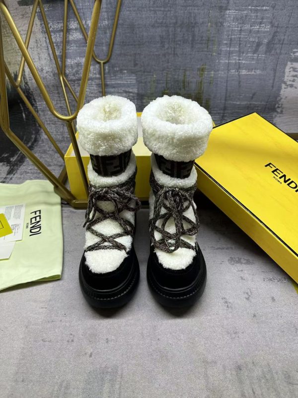 High quality fuzzy boot for women size:5-11 with box free shipping FEI #C0262