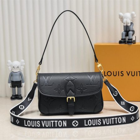 Top quality shoulder bag size:25*15*9cm LOV CM #C0273