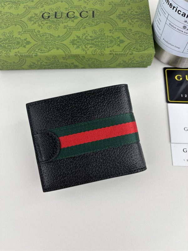 Top quality leather wallet with box size:11*9cm GUI #C0299