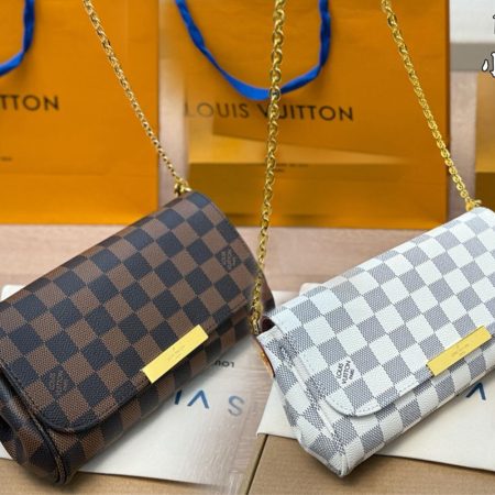 High quality shoulder bag size:21*11cm LOV #C0344