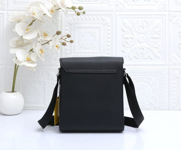 Wholesale messenger bag size:21*24*7cm CM #C0350