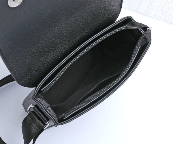 Wholesale messenger bag size:21*24*7cm CM #C0350