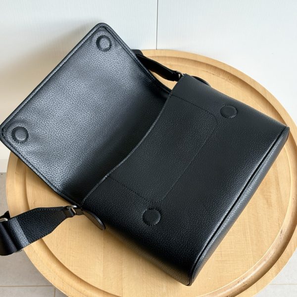 High quality shoulder bag size:29*20*8cm GUI #C0408 - Image 2