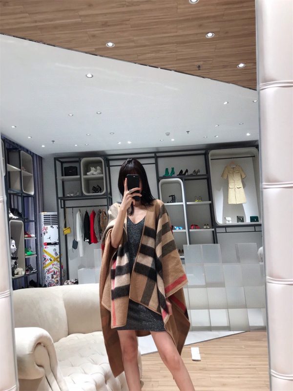 High quality cape BUY #C0417