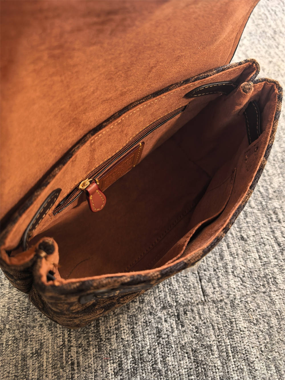 High quality shoulder bag COH #C0454 - Image 4