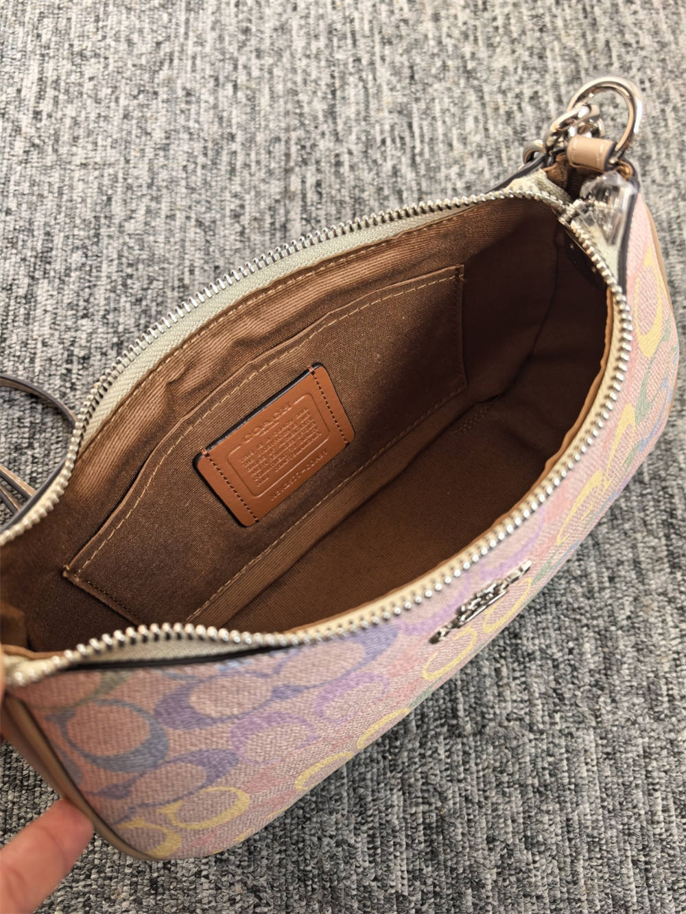 High quality shoulder bag size:24*16*7cm COH #C0455 - Image 3