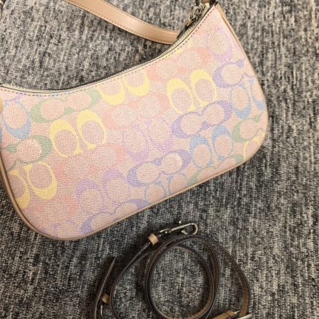 High quality shoulder bag size:24*16*7cm COH #C0455 - Image 4