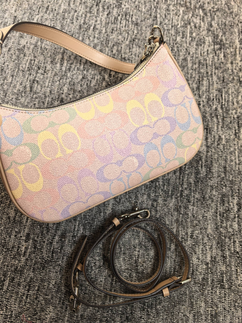 High quality shoulder bag size:24*16*7cm COH #C0455 - Image 4