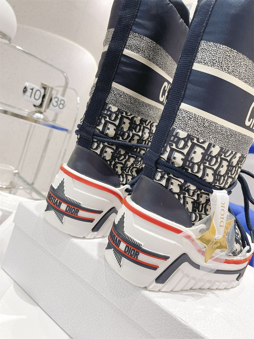 High quality snow boots size:5-10 with box free shipping DIR #C0469 - Image 4