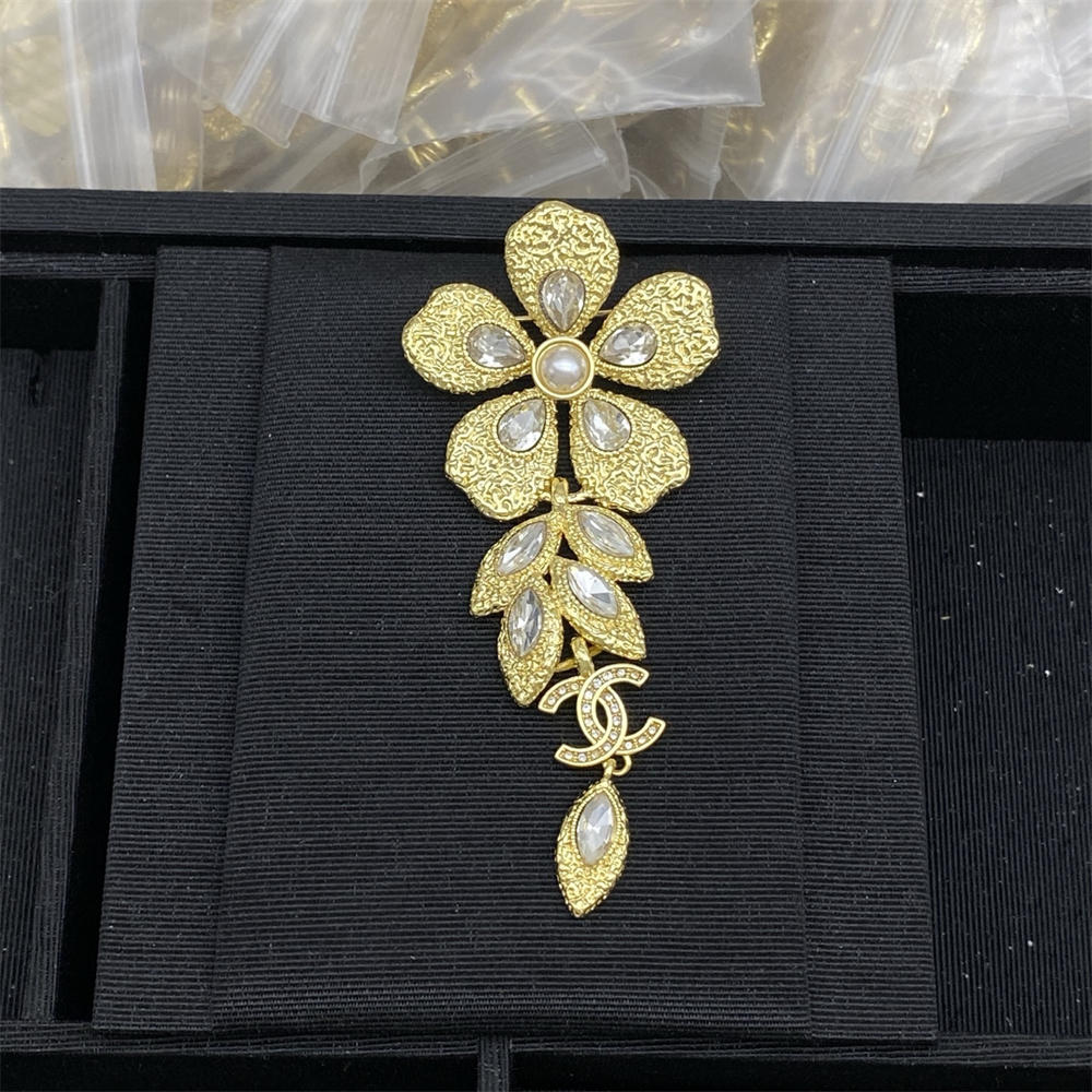 Wholesale Fashion Brooch CHL LHZ #C0473 - Image 1