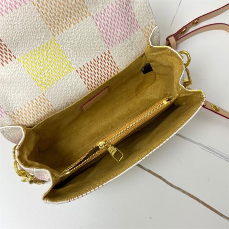 High quality shoulder bag size:21*13*6 cm LOV #C0492 - Image 4