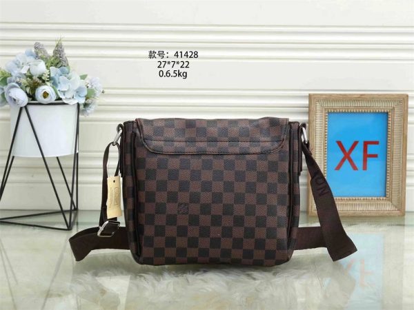Wholesale messenger bag size:27*22*7cm CM #C0533