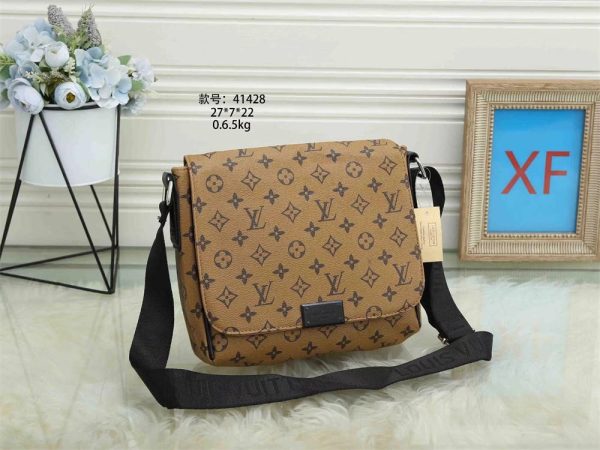 Wholesale messenger bag size:27*22*7cm CM #C0533