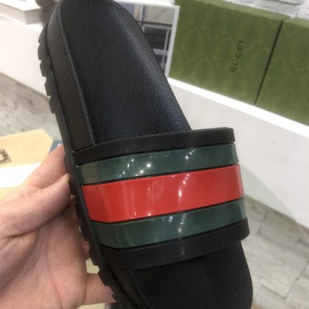 High quality couple slippers size:5-12 with box GUI SY #C0550 - Image 3