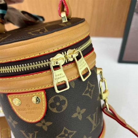 Wholesale shoulder bag with box size:13*16*11cm LOV DX #C0554 - Image 4