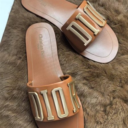 High quality slipper size:5-11 with box DIR #C0667 - Image 3