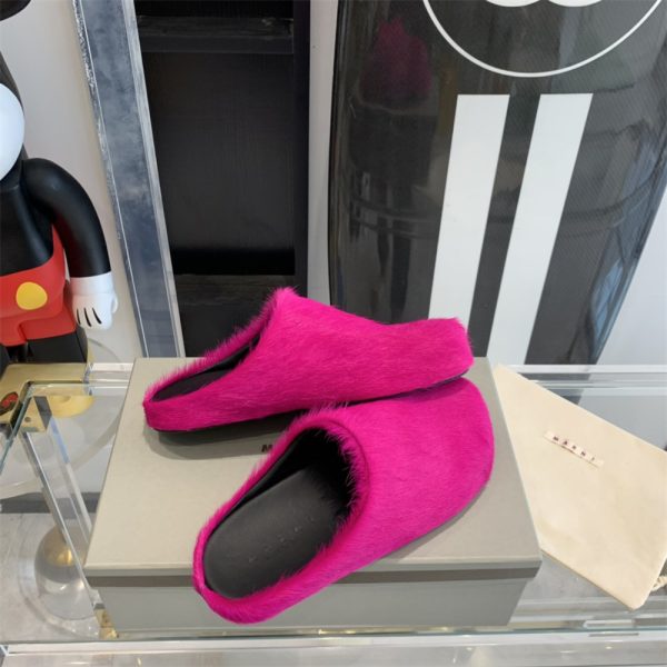 High quality fuzzy slipper size:5-12 with box MAI GZ #X0102