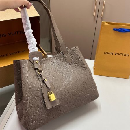 H quality leather Tote bag size:30*23cm LOV DS #X0256 - Image 4