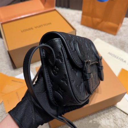 High quality messenger bag size:19*14cm LOV DS #X0269 - Image 3