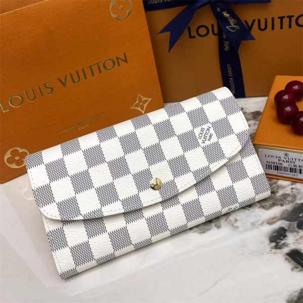 Wholesale fashion wallet  LOV CM #X0403
