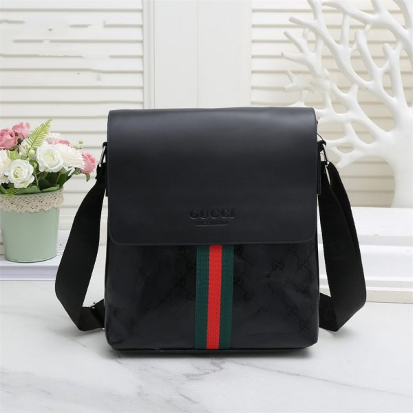 Wholesale messenger bag size:23*5*25cm LOV CM #X0459