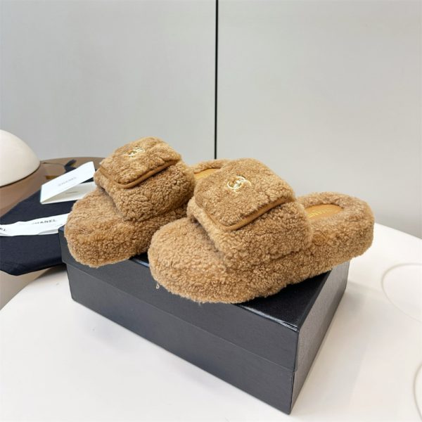 High quality fuzzy slipper size:5-10 with box CHL LZ #X0480