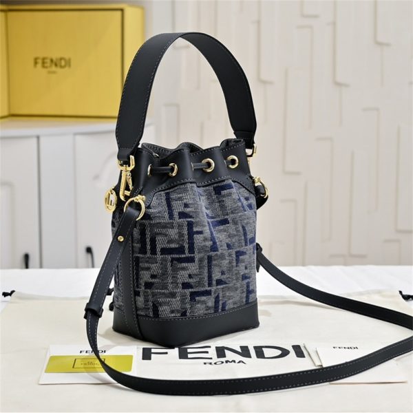 Top quality bucket bag size:12*18*10cm FEI CM #X0489