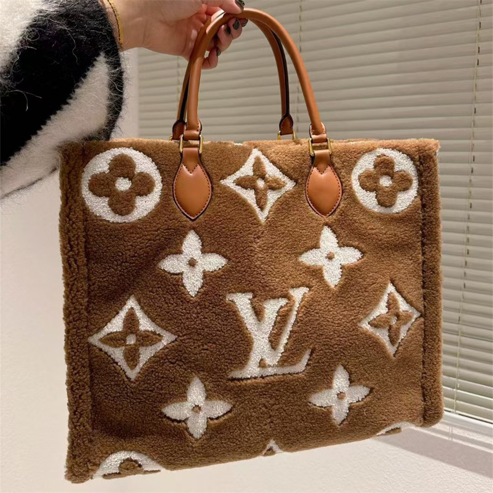 High quality fuzzy Tote bag size:36*30cm LOV #X0496 - Image 1