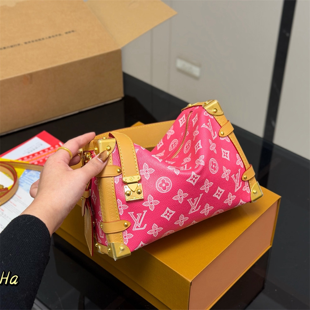 High quality shoulder bag size:23*16cm LOV DS #X0589 - Image 3