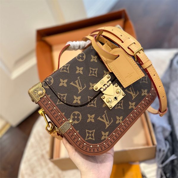 Top quality leather shoulder bag size:23*17cm LOV #X0703