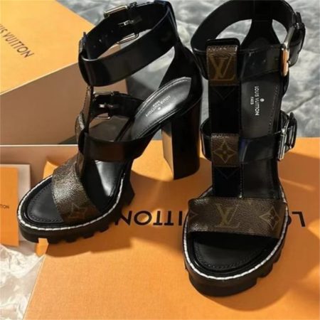 High quality sandals size:5-10 with box LOV #X0774