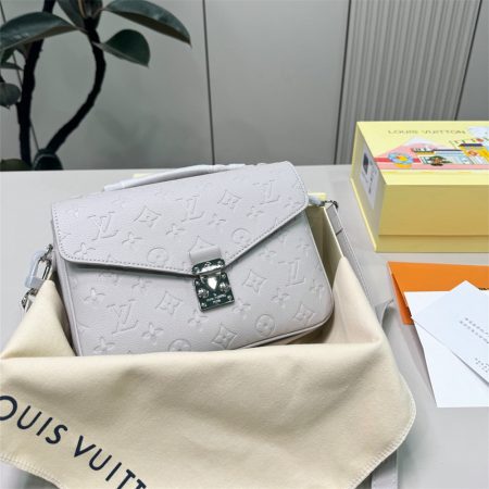 High quality shoulder bag size:25*17cm LOV DS #X0781 - Image 3