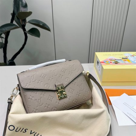 High quality shoulder bag size:25*17cm LOV DS #X0781 - Image 4