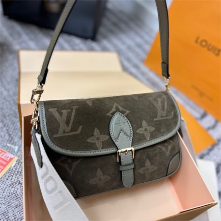 High quality shoulder bag size:25*14cm LOV DS #X0792 - Image 4