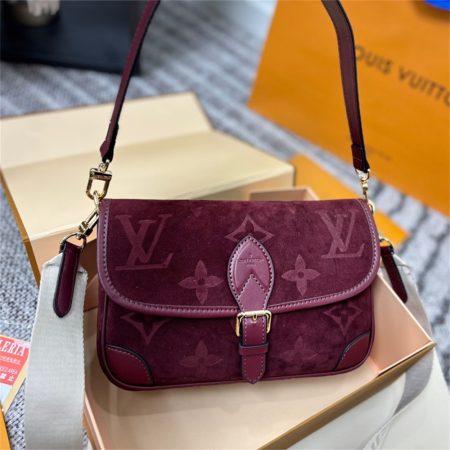 High quality shoulder bag size:25*14cm LOV DS #X0792 - Image 3
