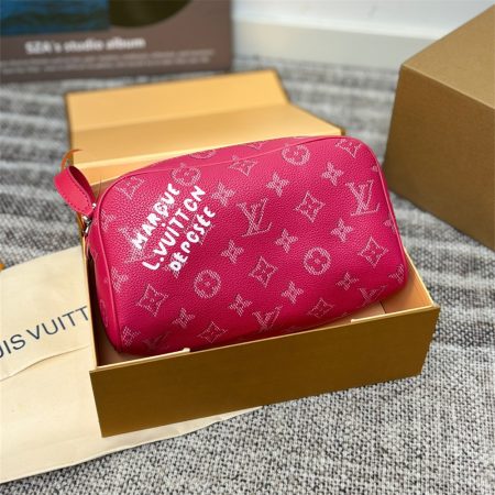 High quality Makeup bag size:26*15cm LOV DS #X0830 - Image 2