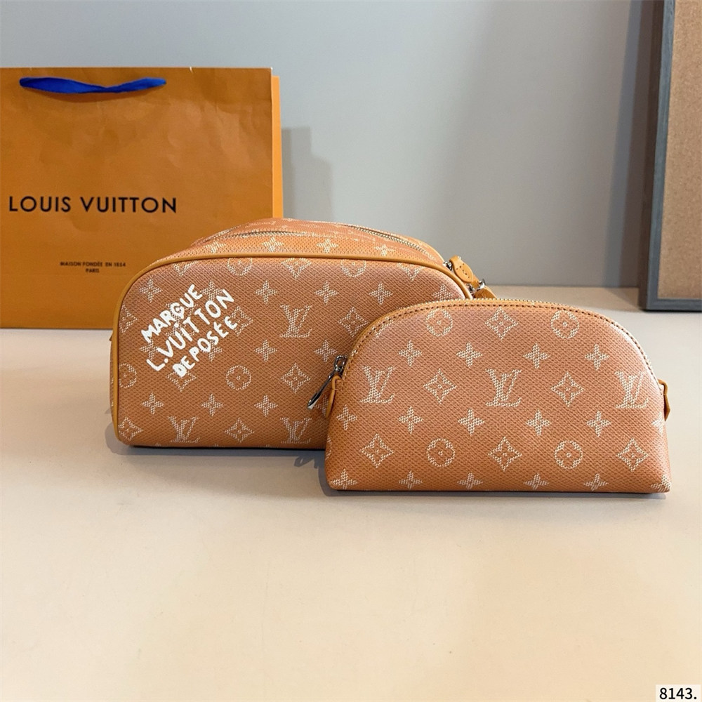 High quality Makeup bag size:26*15*14cm LOV DS #X0831 - Image 4