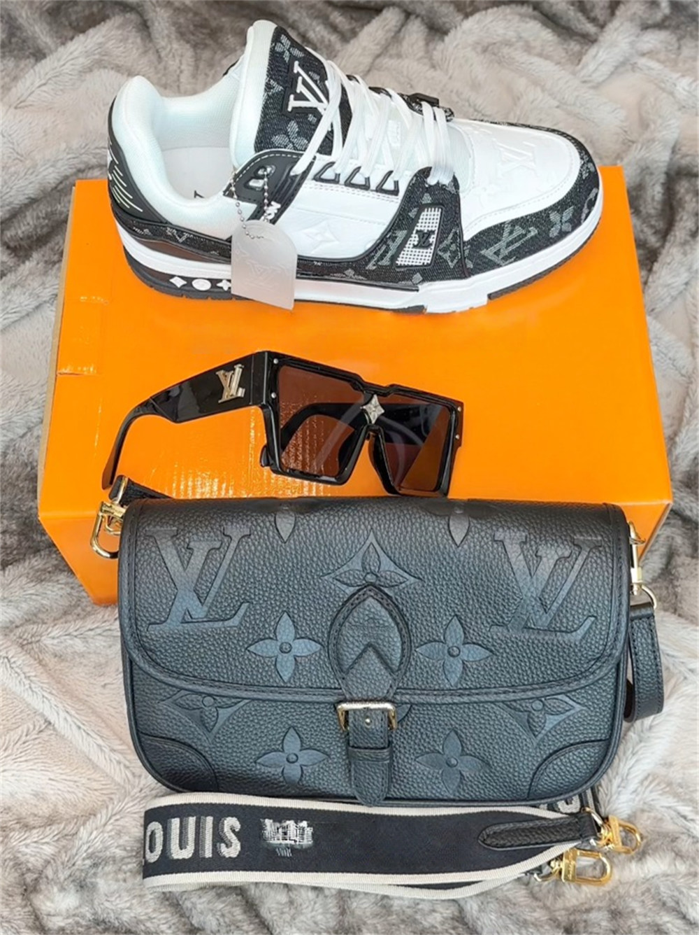 1 set  sneaker & shoulder bag & sunglass free shipping LOV #X0846 - Image 1
