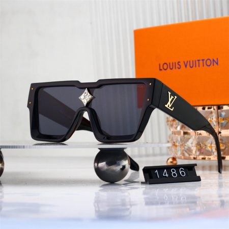 1 set  sneaker & shoulder bag & sunglass free shipping LOV #X0846 - Image 4