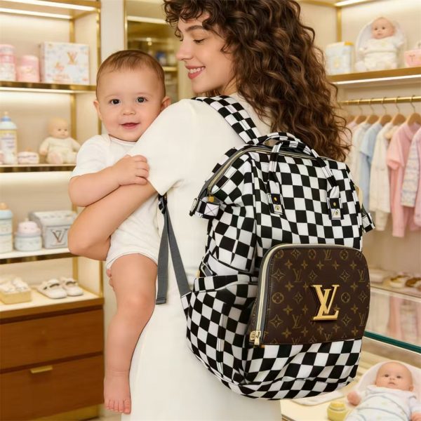 Wholesale backpack size:28*25*21cm LOV LS #X0854