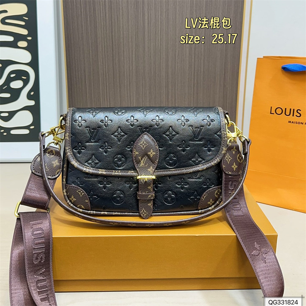 High quality shoulder bag size:25*17cm LOV DS #X0865 - Image 3