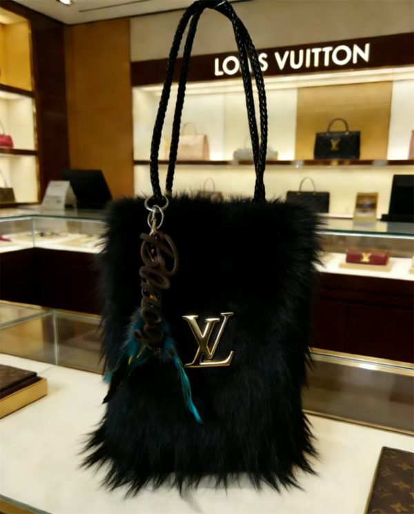 Wholesale fashion fuzzy handbag LOV LS #X0869