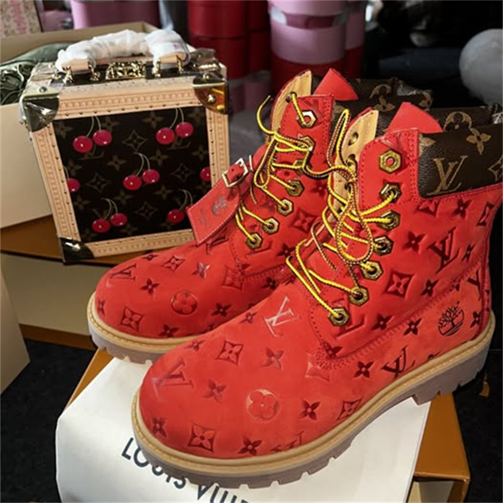 High quality boots & Handbag free shipping LOV #X0890 - Image 1