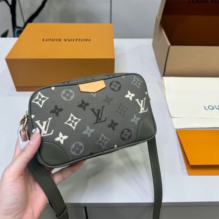 High quality camera bag size:19*11cm LOV DS #X0927