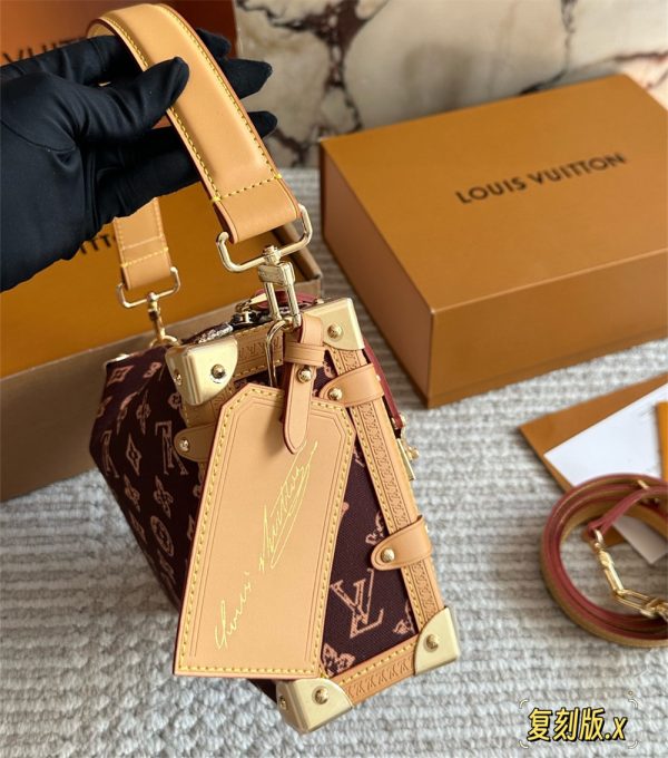 High quality shoulder bag size:23*16cm LOV DS #X0938